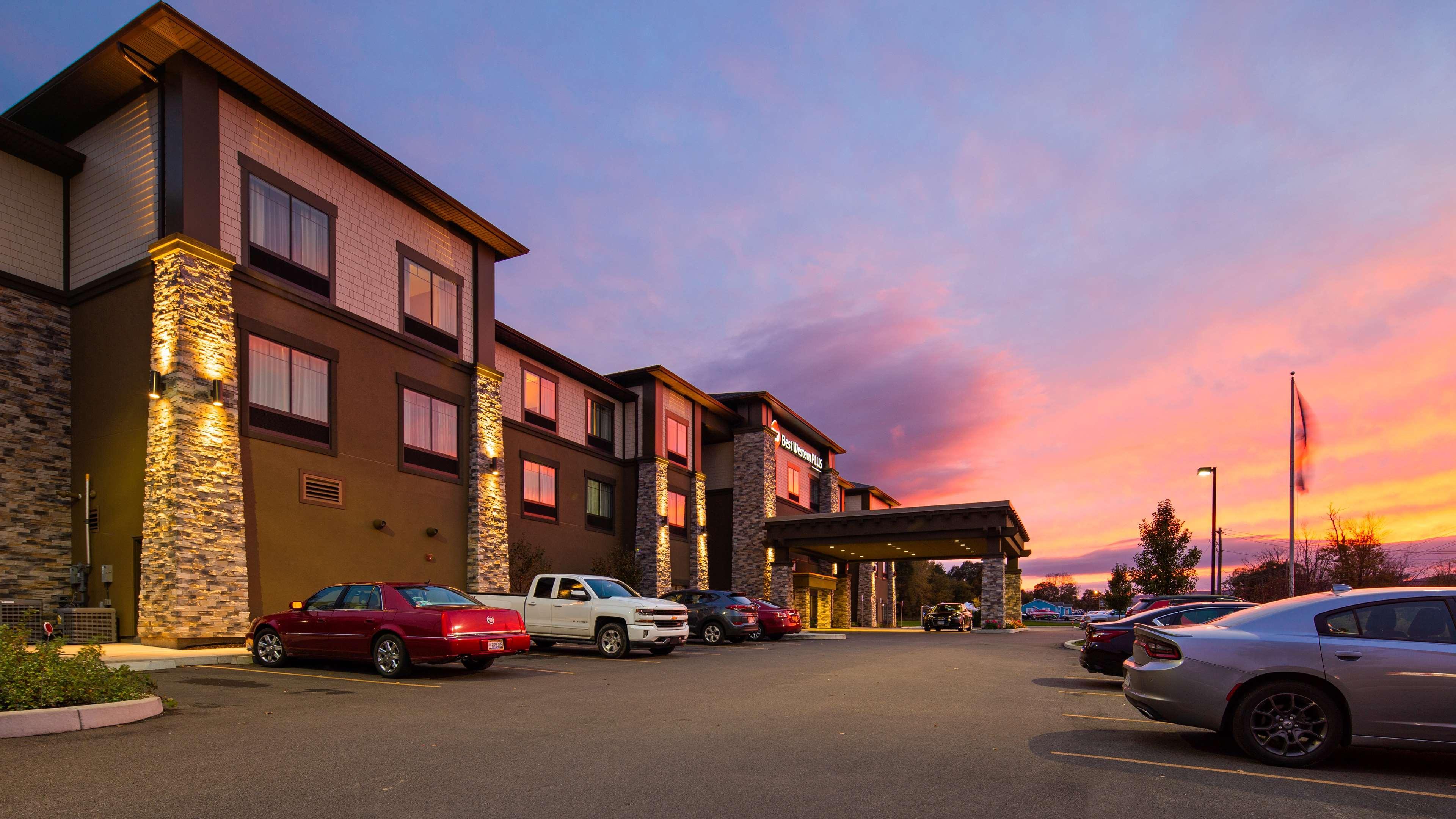 Best Western Plus The Hammondsport Hotel Exterior photo