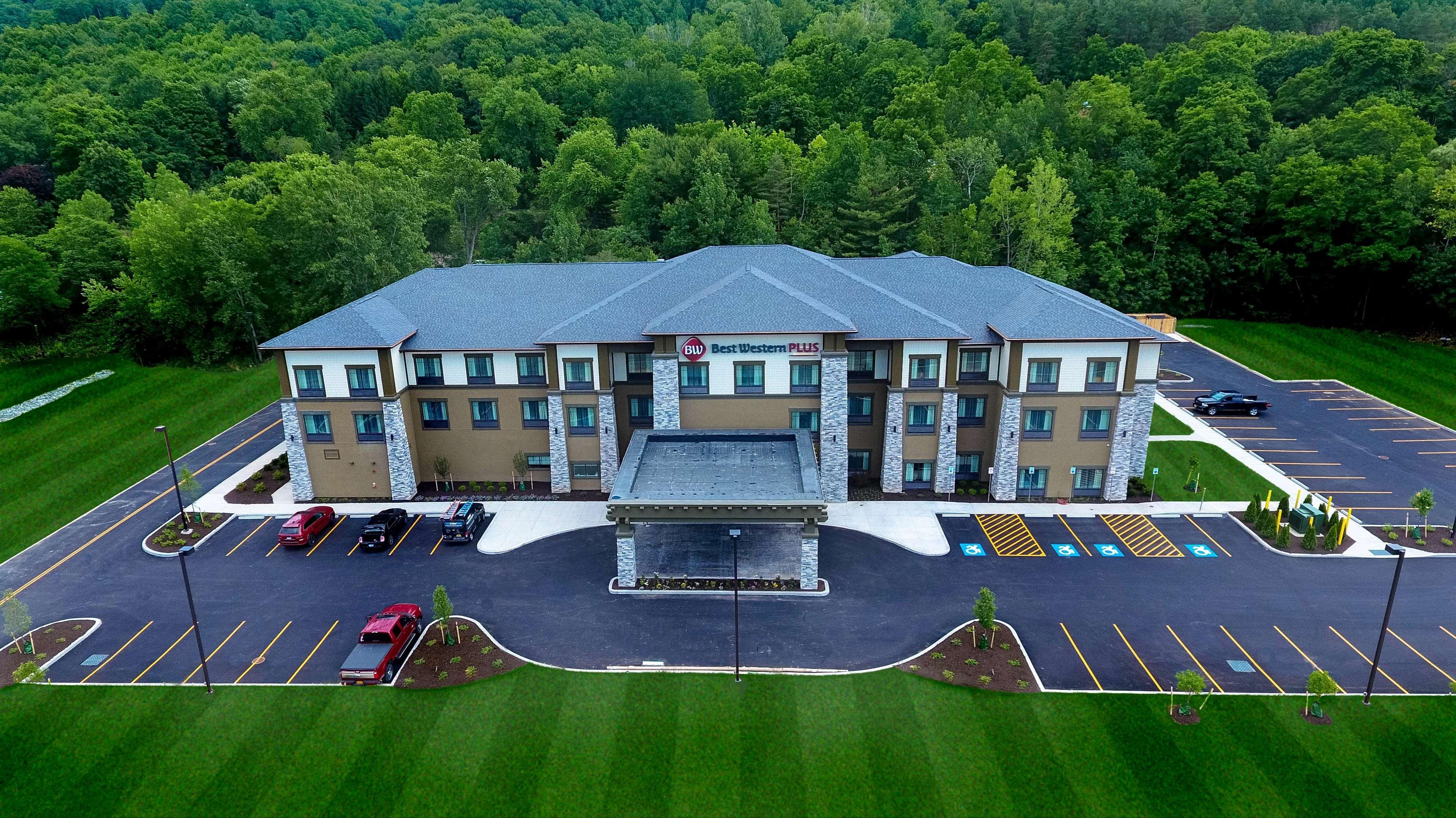 Best Western Plus The Hammondsport Hotel Exterior photo